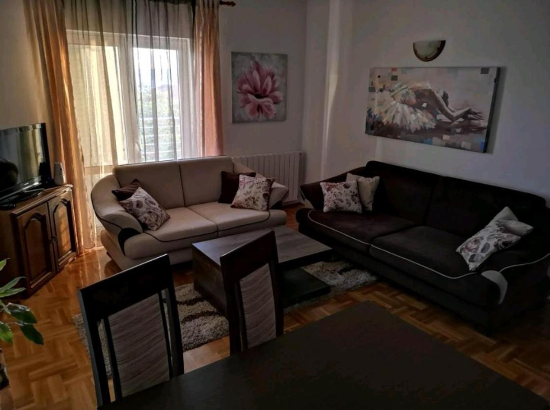 In Apartment 塞尼 外观 照片